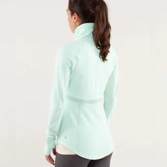 SOLD Lululemon Run: Reflect Pullover in Mint Moment Size 6 - Picture 2 of 10